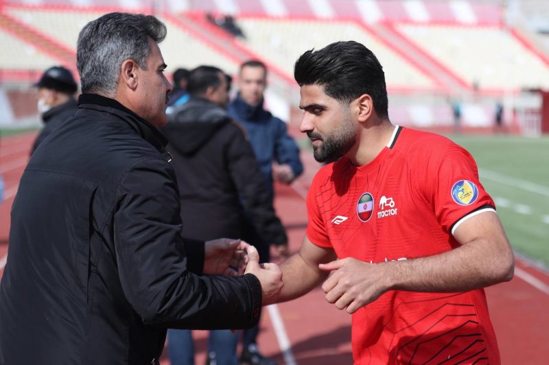 پورموسوی: داور لباس گرم نداشت، چه برسد به هدست!