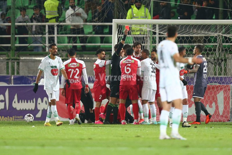 نقد پرسپولیس -  ذوب‌آهن با صحنه‌های جنجالی