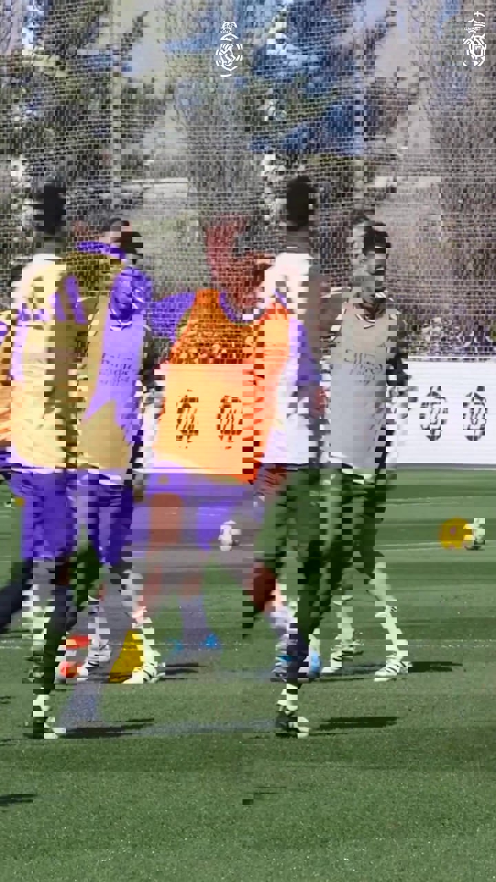 1996916
