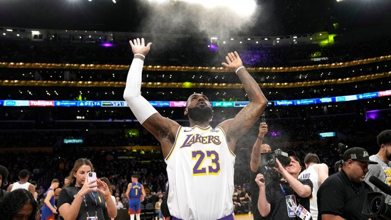 بالاخره امتیاز 40 هزار پادشاه ثبت شد / رکورد جادویی NBA به نام لبران جیمز (عکس)