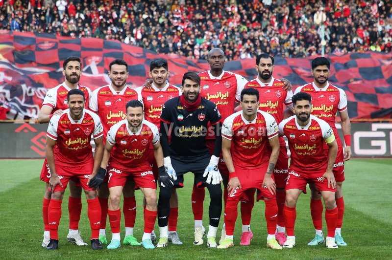 بانک نیامد، سهام پرسپولیس روی دست فرابورس