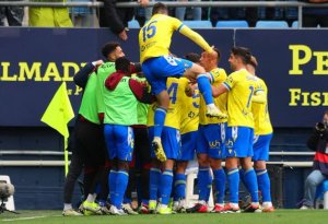 کادیز 2-0 اتلتیکو: تیم سیمئونه نمی‌خواهد مدعی باشد