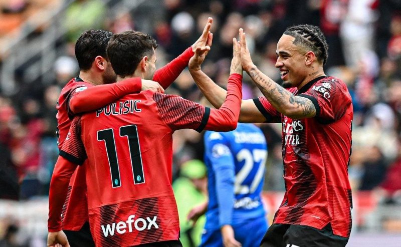 میلان 1-0 امپولی: جنگ نایب قهرمانی ادامه دارد
