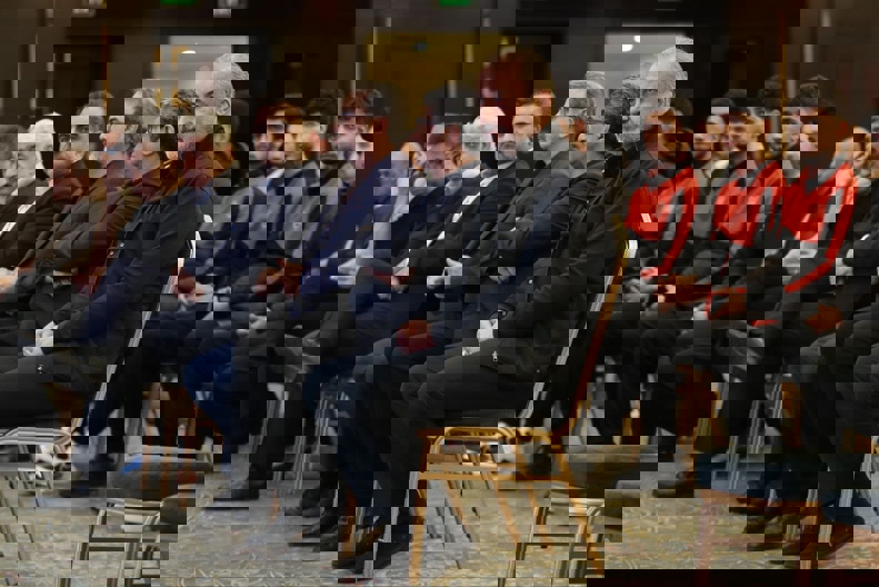 2000305