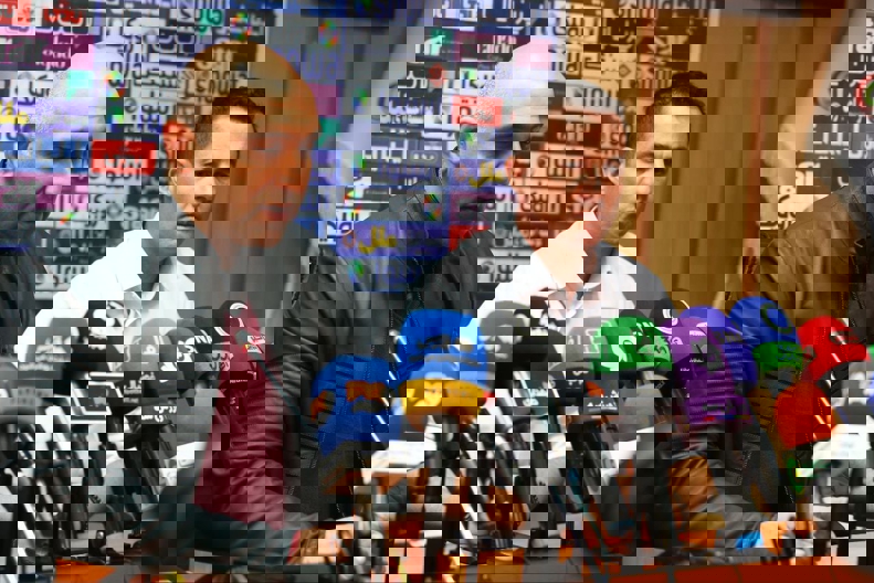 2000658