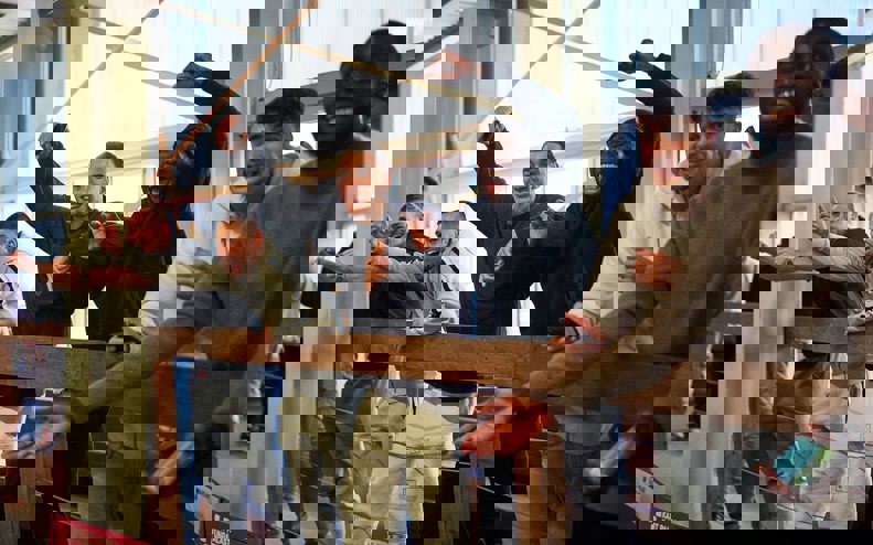 2001147