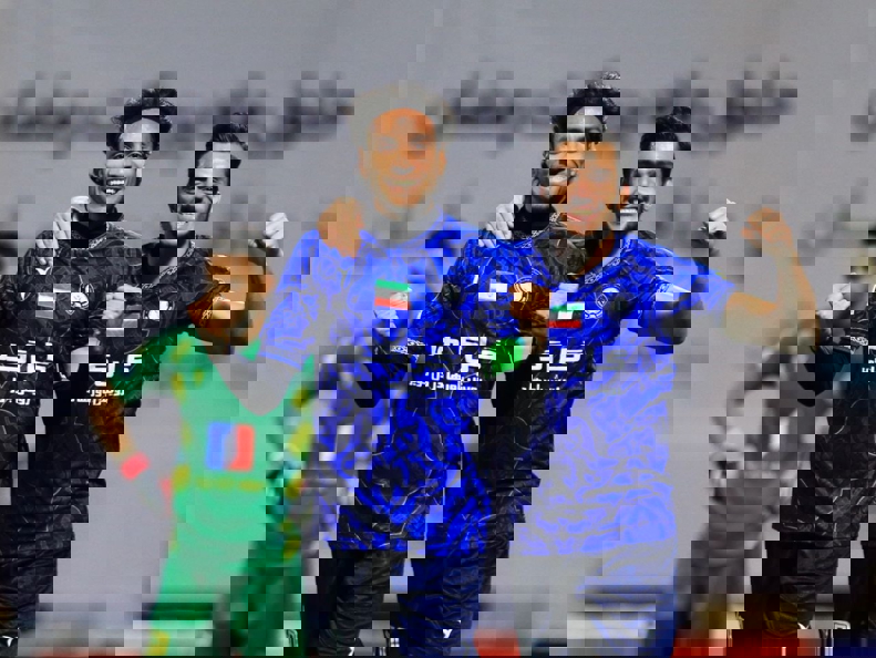 2001098