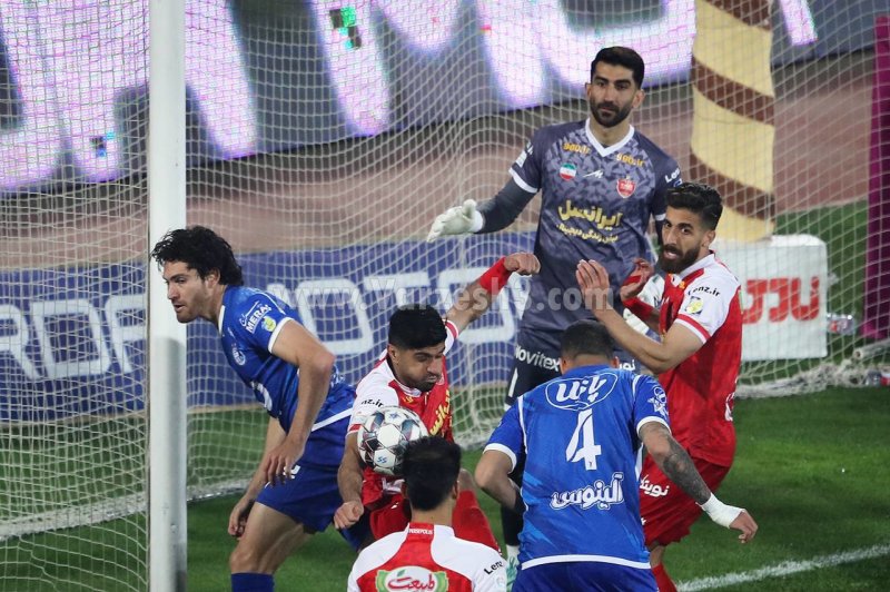 استقلال بعد از ۴۴۰ روز در بازی خانگی گل نزد!