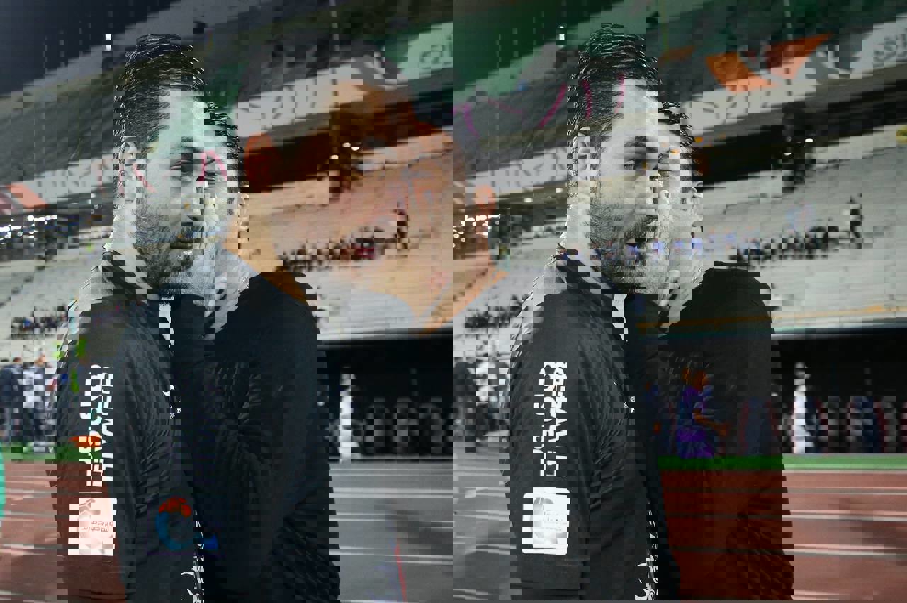 2001889