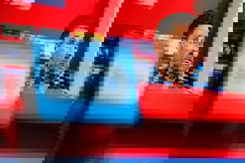 2001744