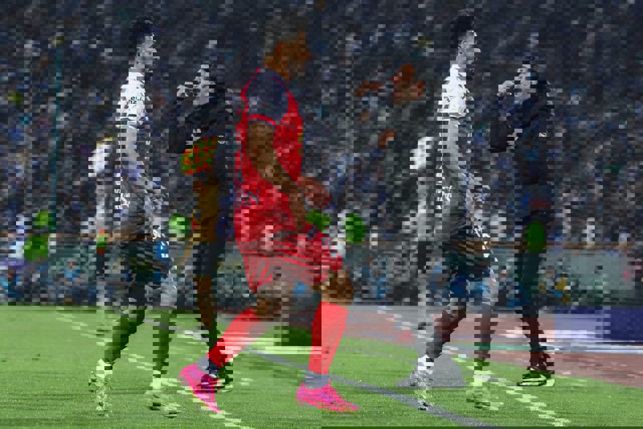 2001806