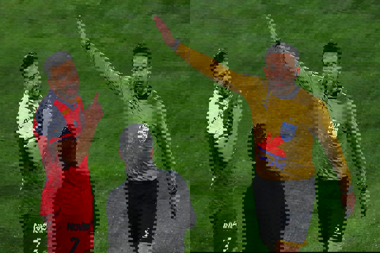 2001838