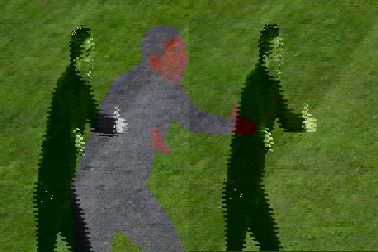 2001843