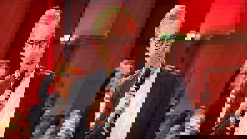 2001762