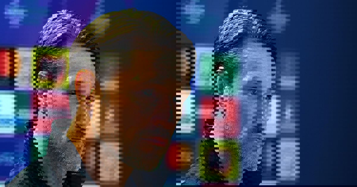 2002443