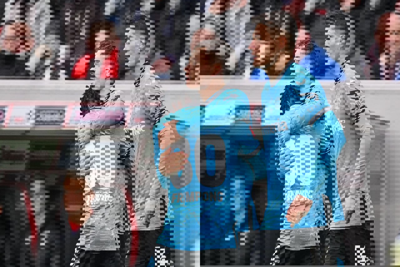 2002567
