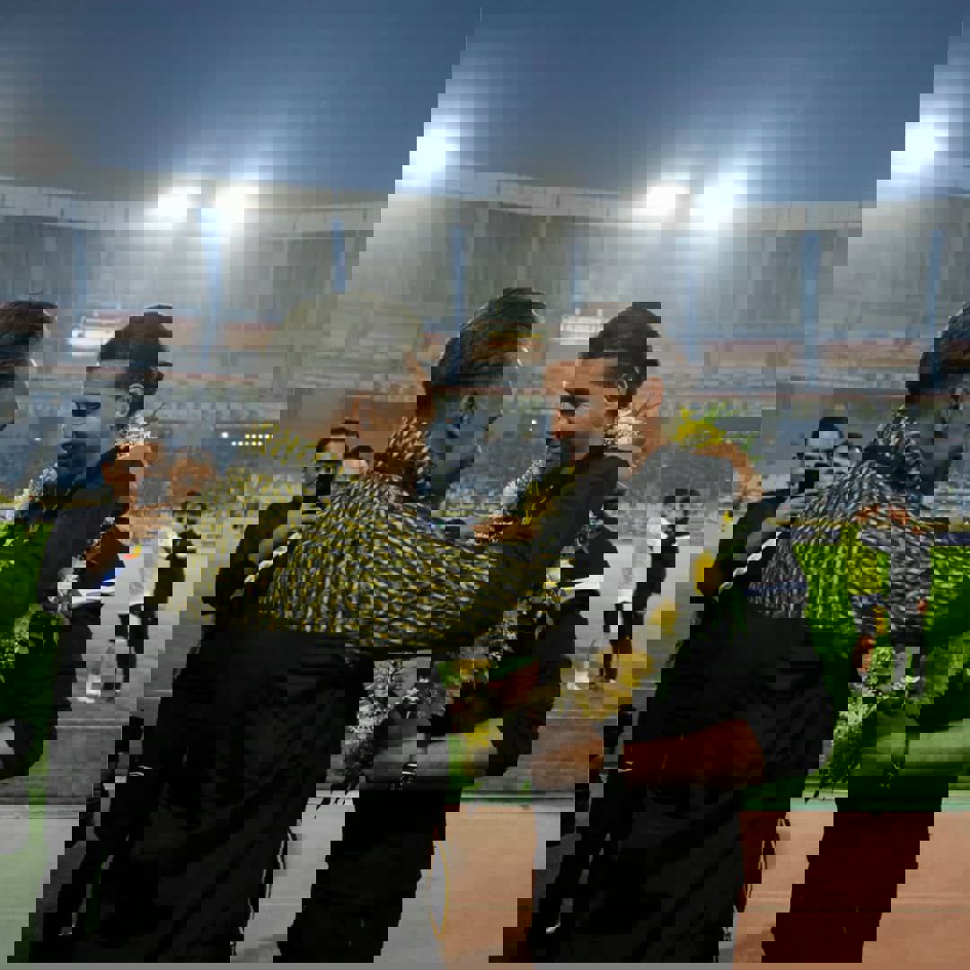 2002545