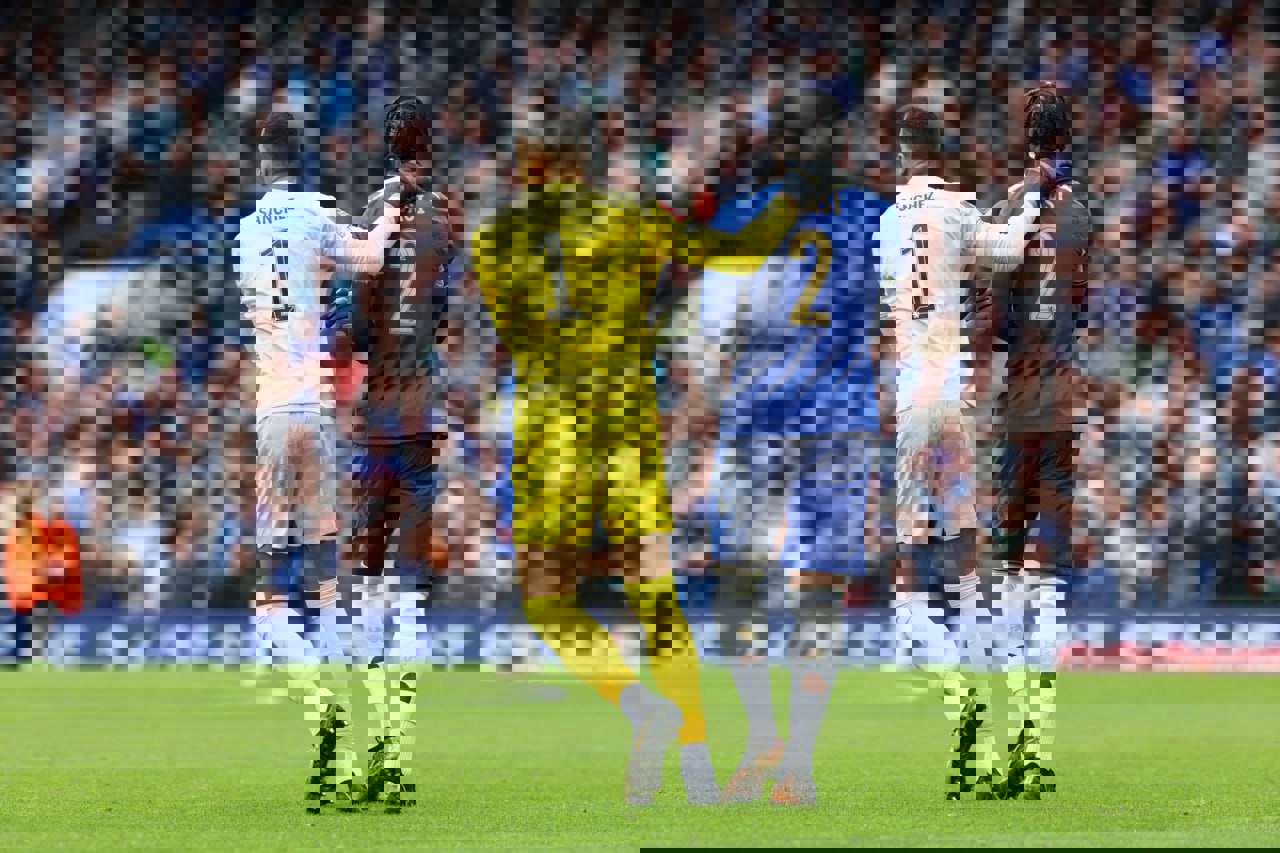 2002487