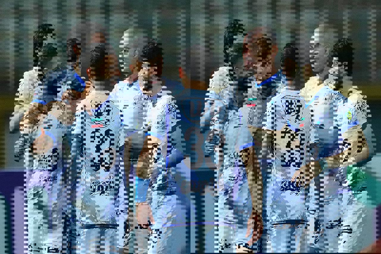 2002596