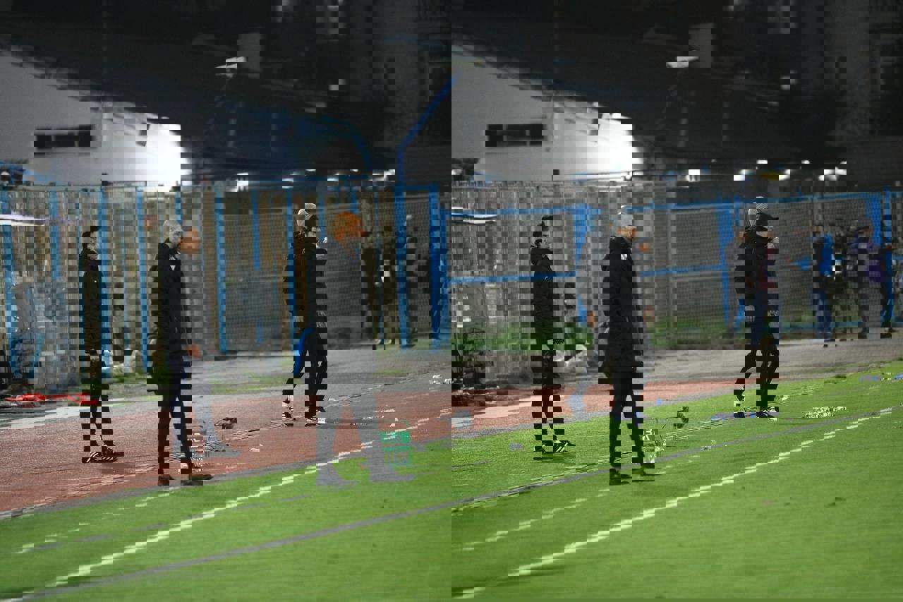 2002695