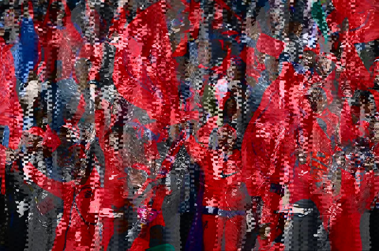 2002748