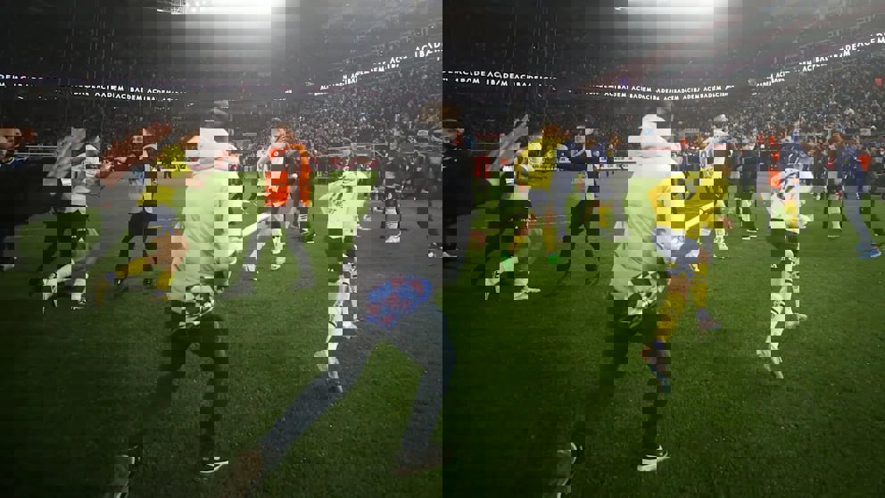 2002768