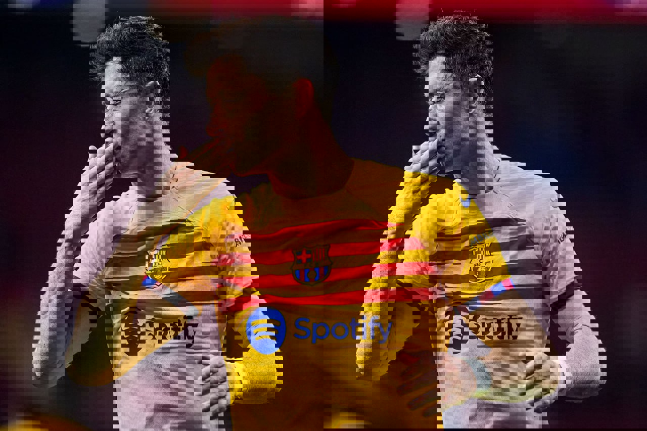 2002749