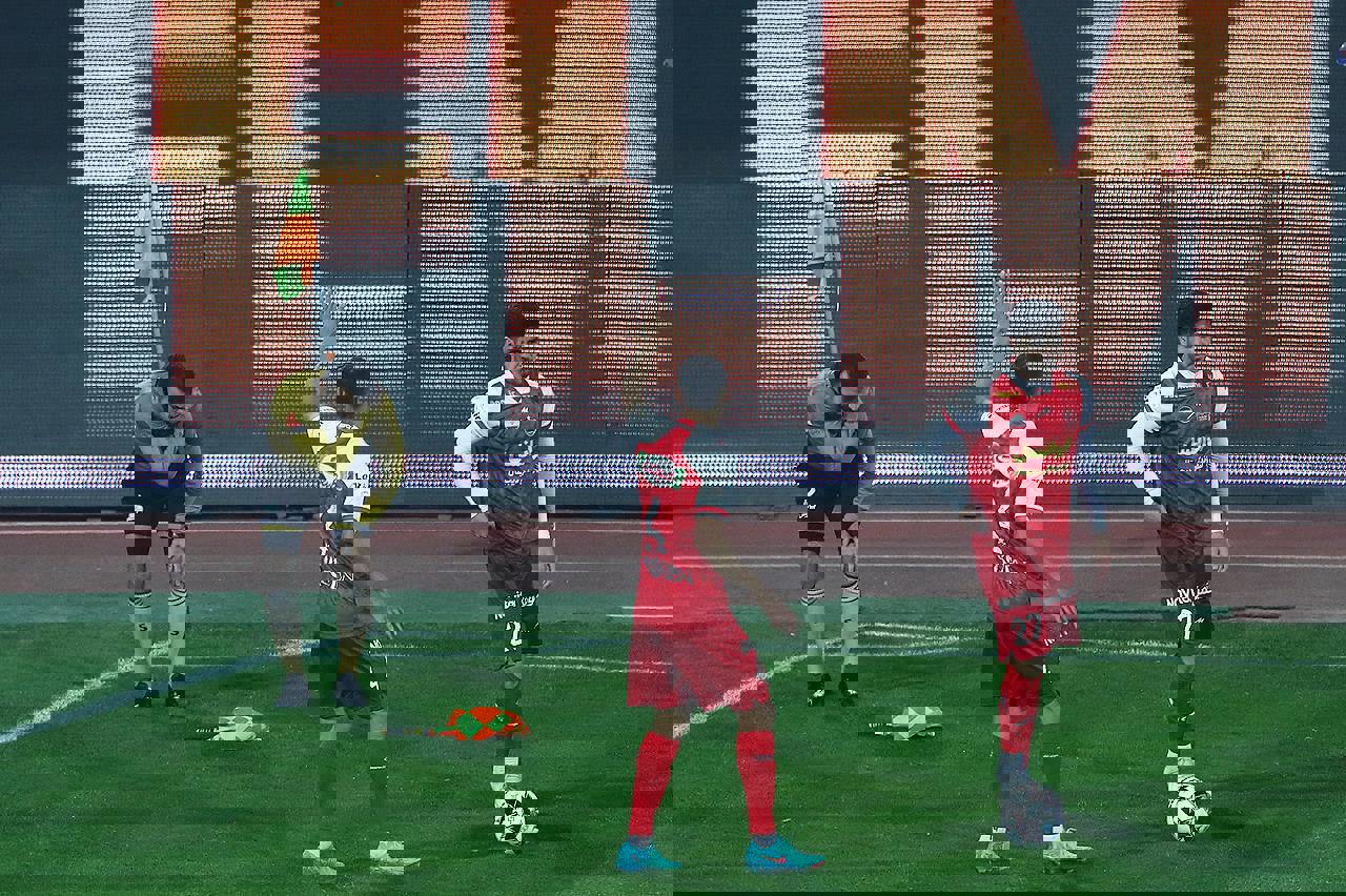 2002858