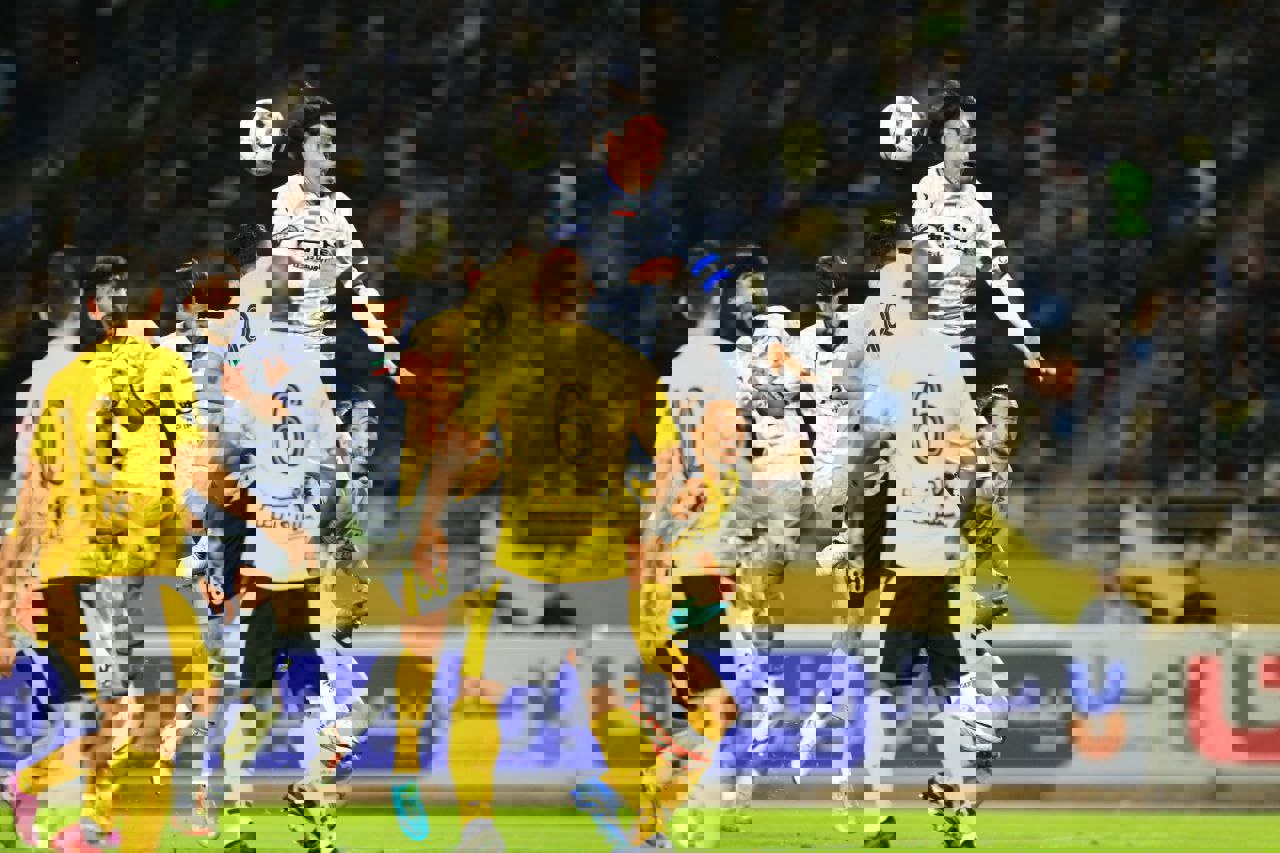 2002987