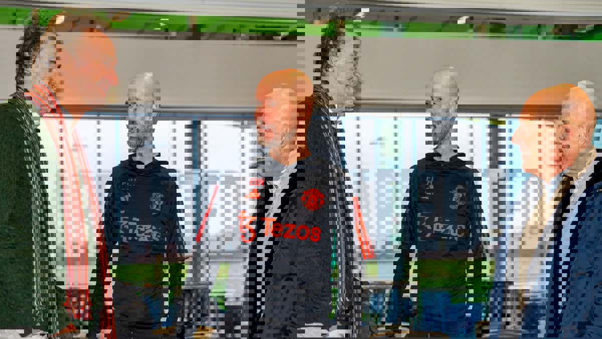 2002939