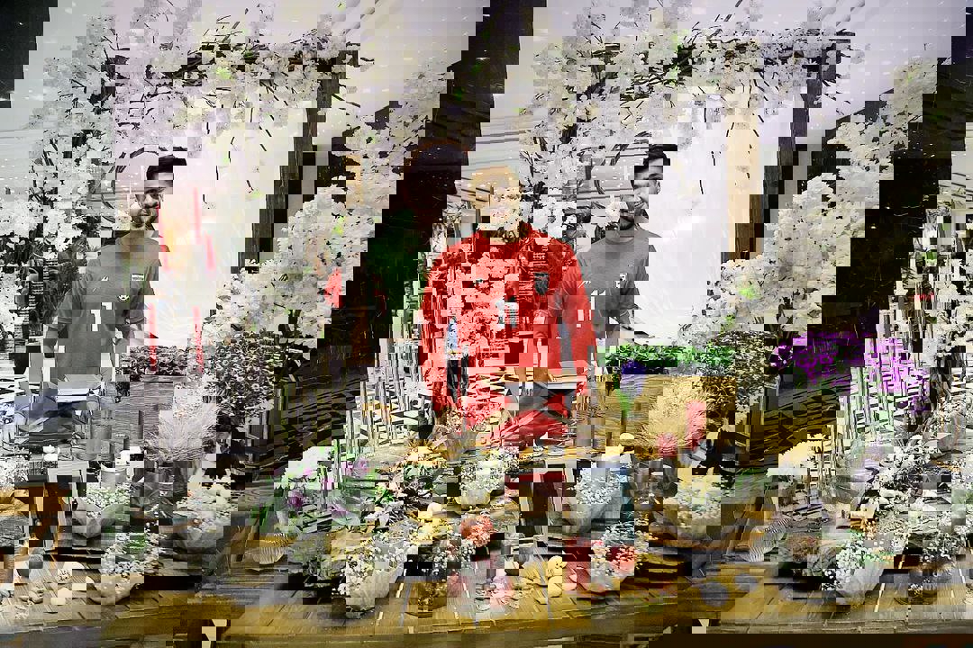 2003310