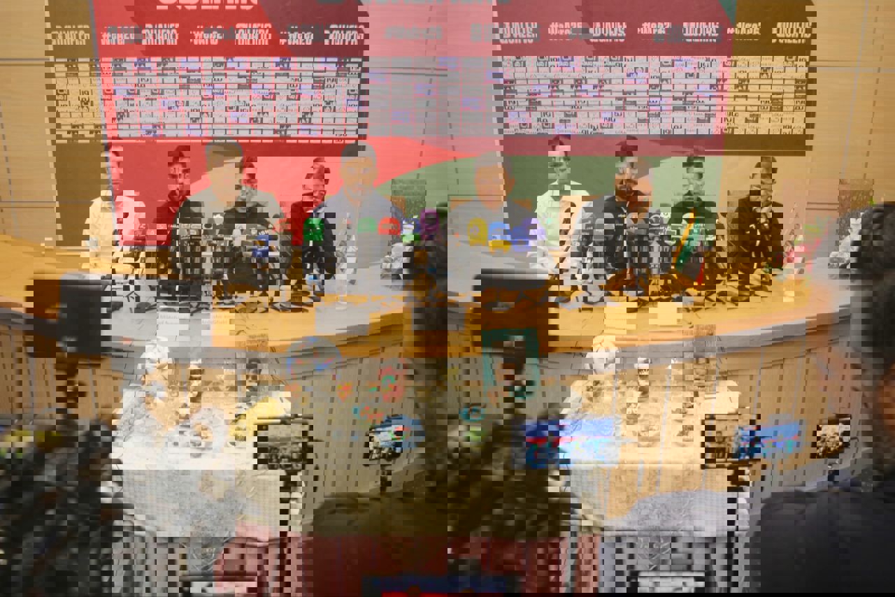 2003352