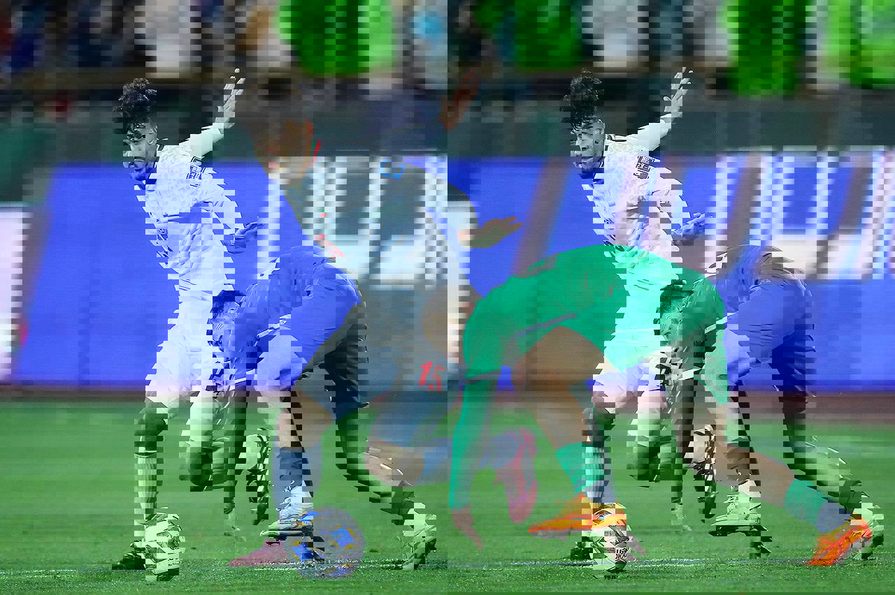 2003566
