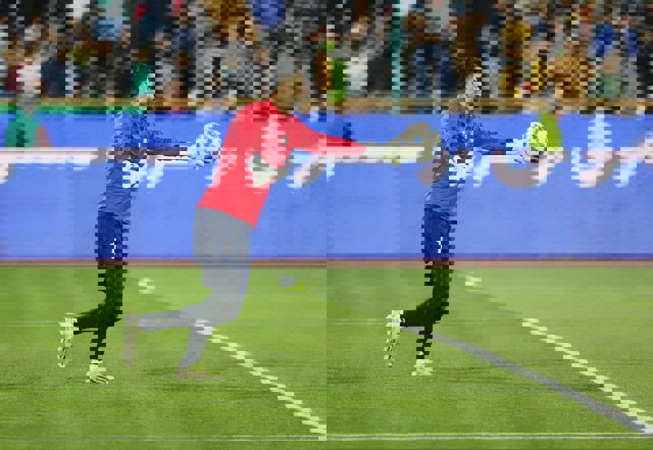 2003557