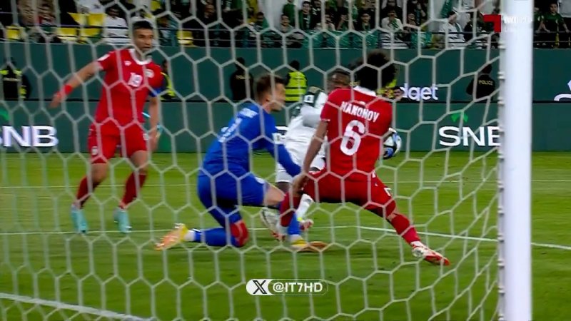 ملیپوش پرسپولیسی از پنالتی - اخراج فرار کرد!