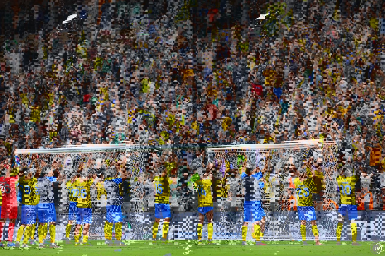 2003704
