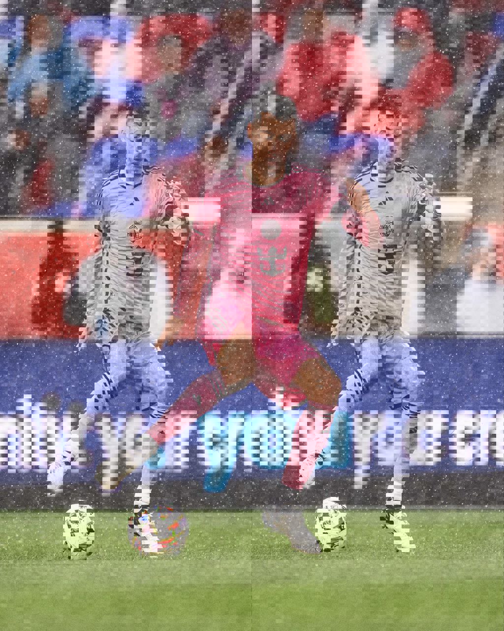 2003947