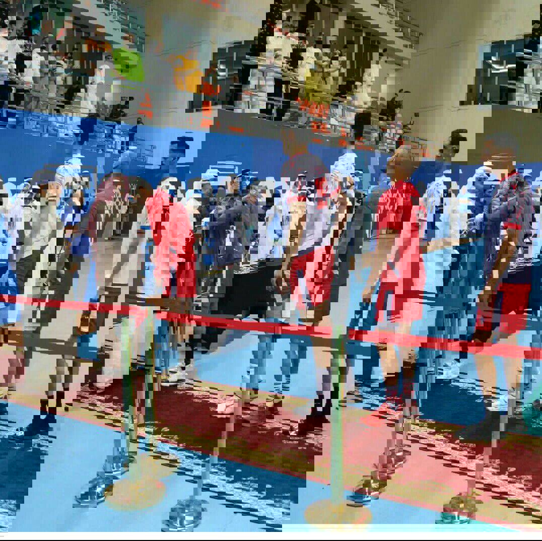 2003808