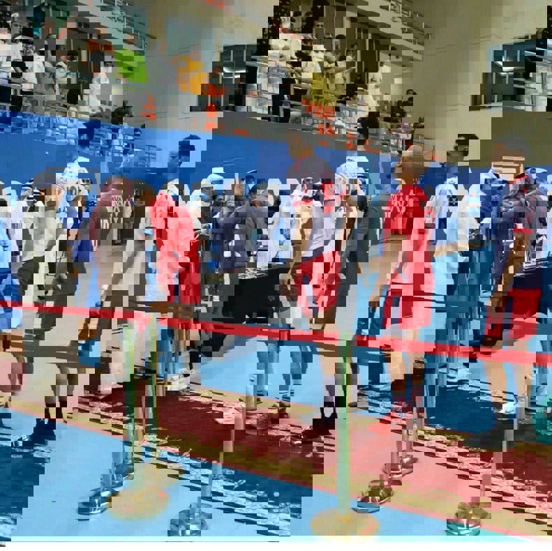 2003808