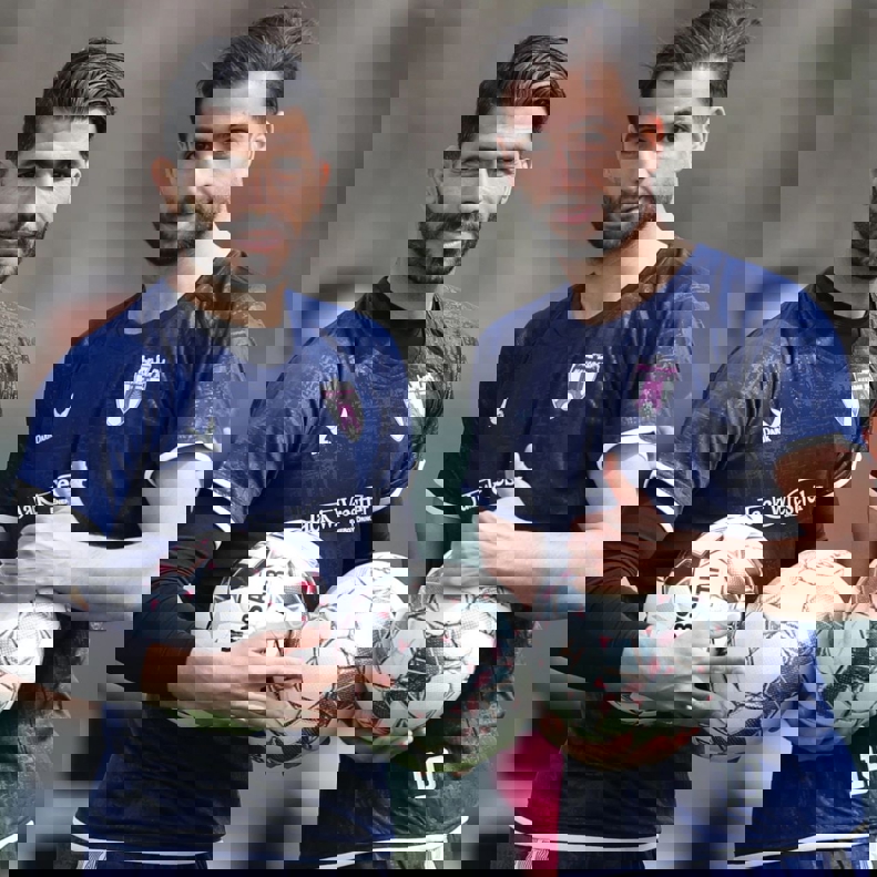 2003904