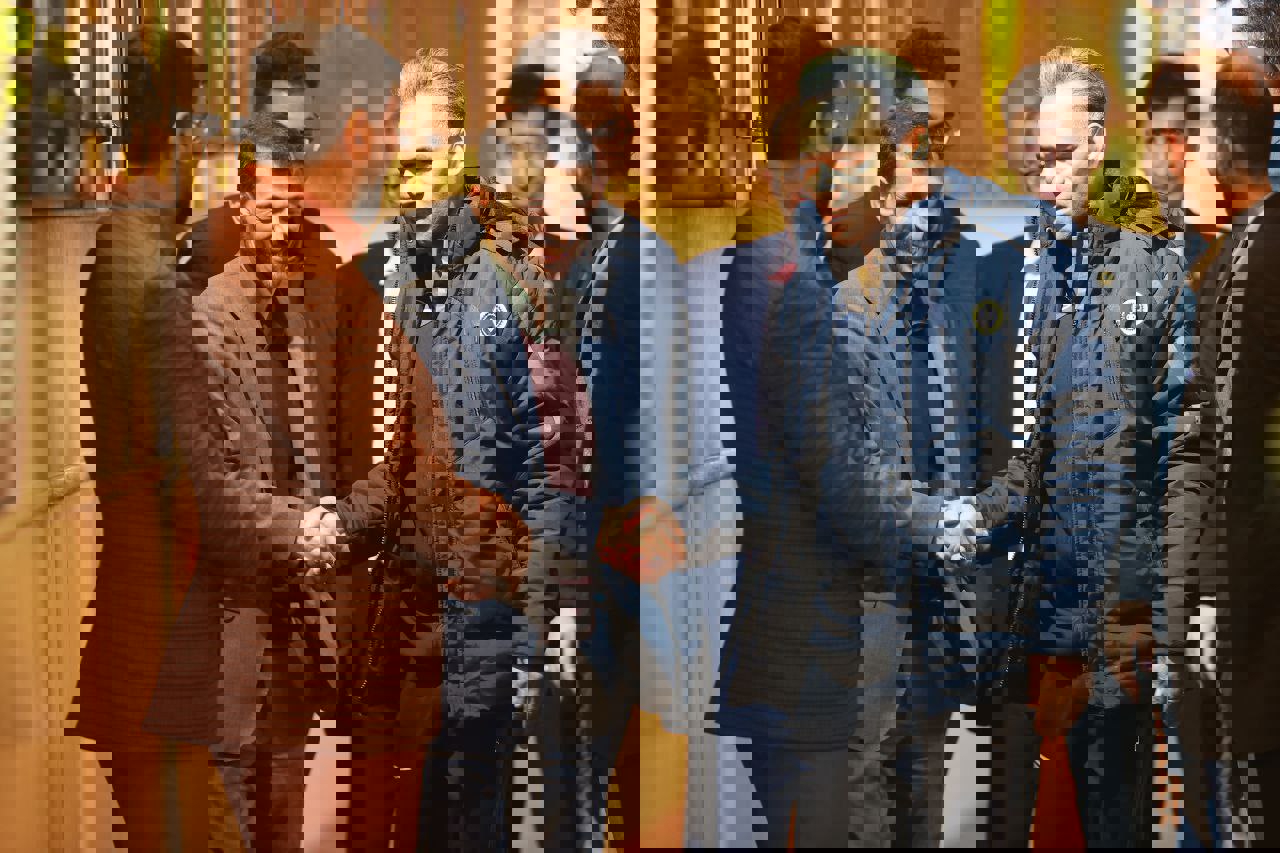 2003888
