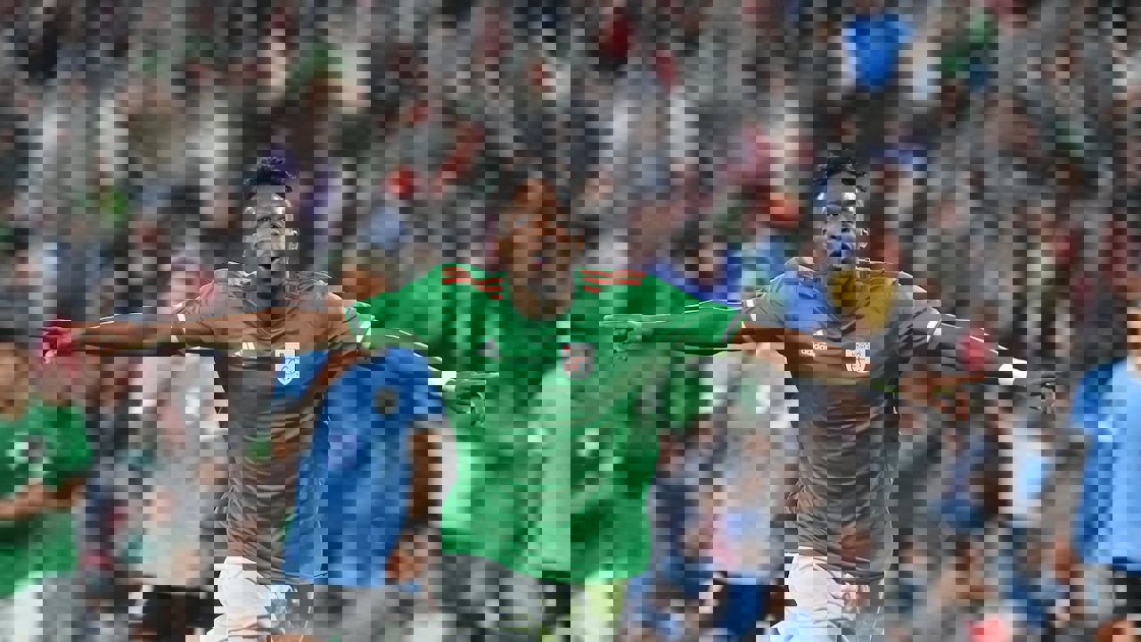 2003983