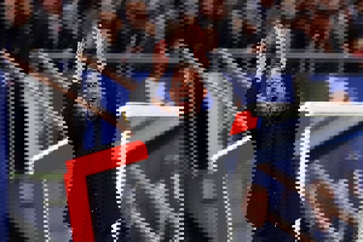2003990