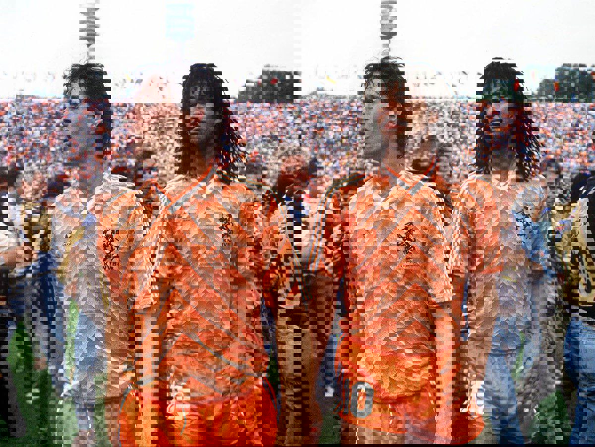 2004161