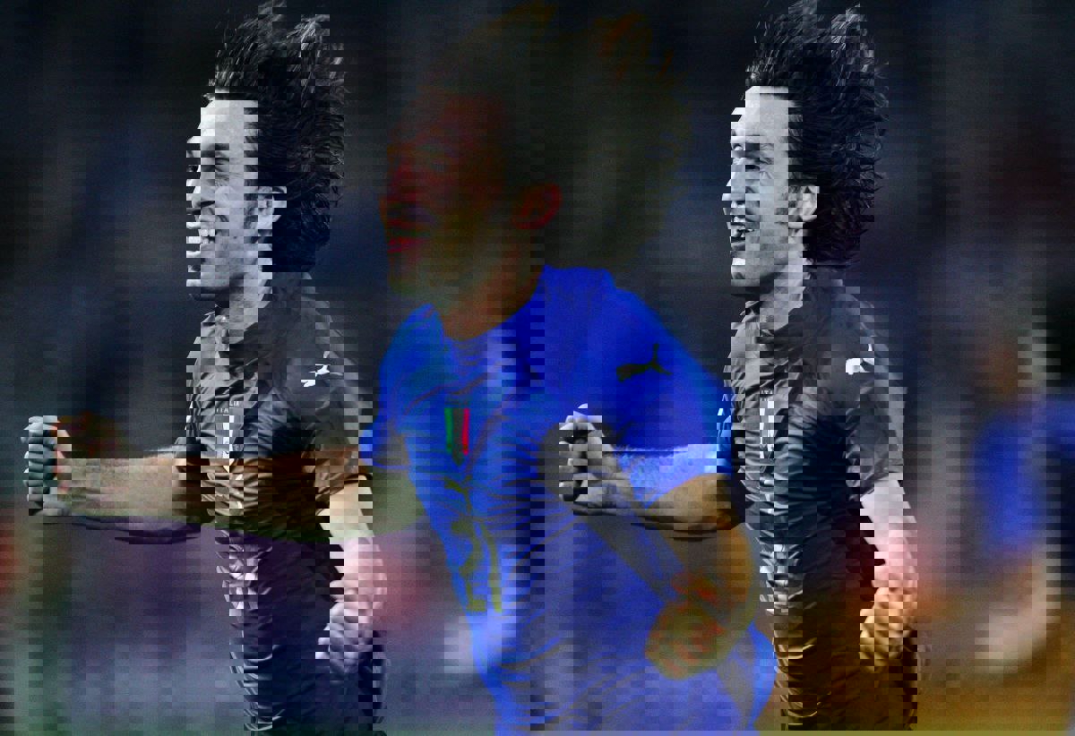 2004157