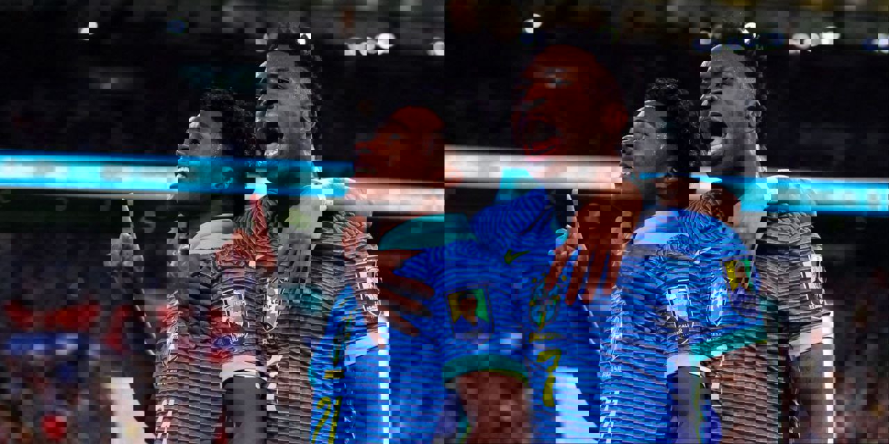 2004382