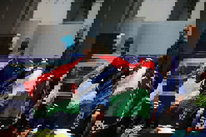 2004435