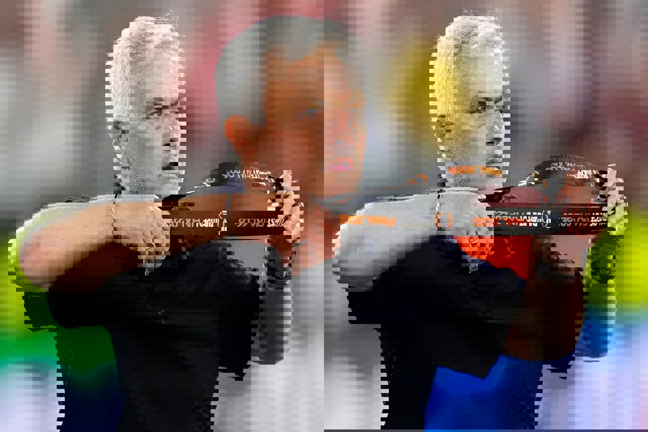 2004570