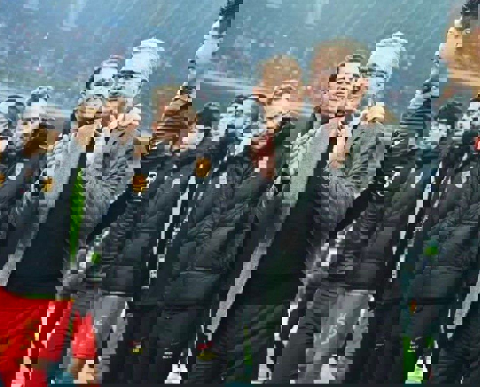 2004899