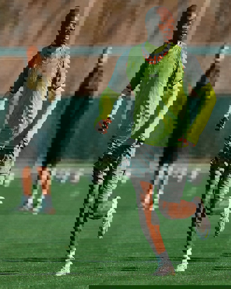 2004907